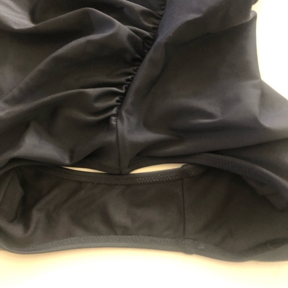 CUPSHE Women’s Tropical Deep V-Neckline Strappy Back Rushing One Piece Swimsuit - Picture 5 of 10